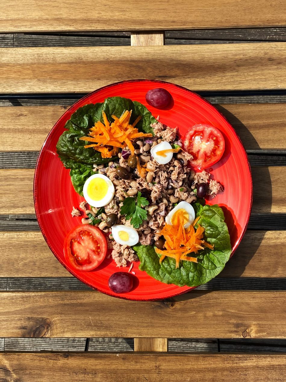 Salada de Feijão Frade com Atum e Ovo